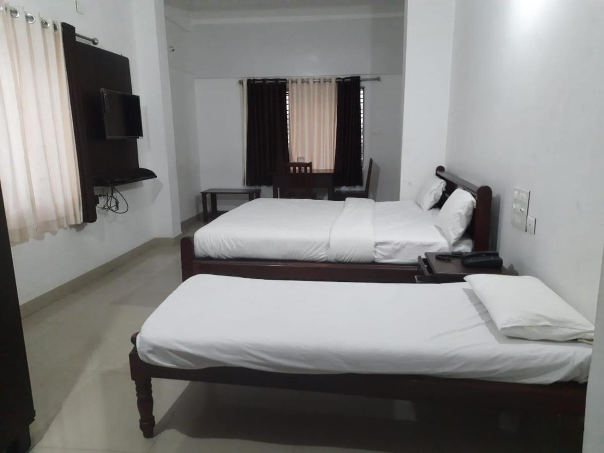 Hotel Blue Rays Bainduru Dış mekan fotoğraf