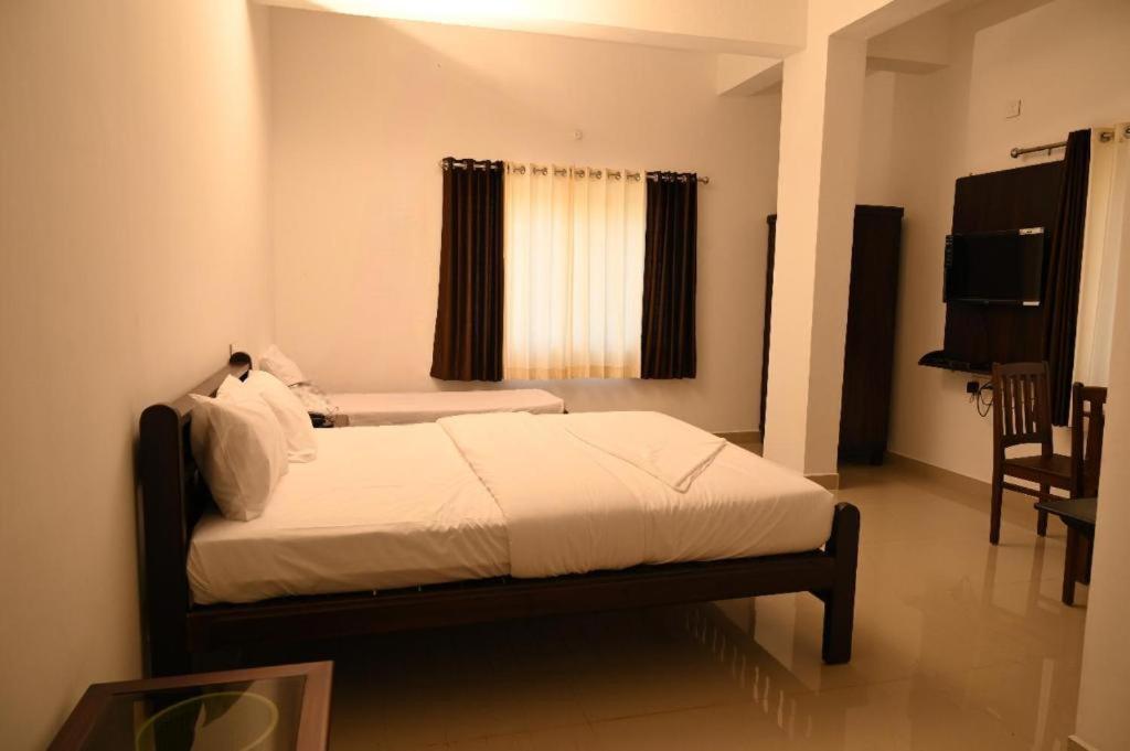 Hotel Blue Rays Bainduru Dış mekan fotoğraf